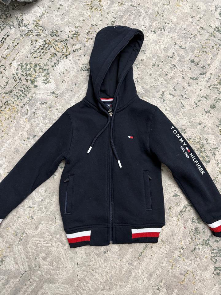 Толстовка от Tommy Hilfiger