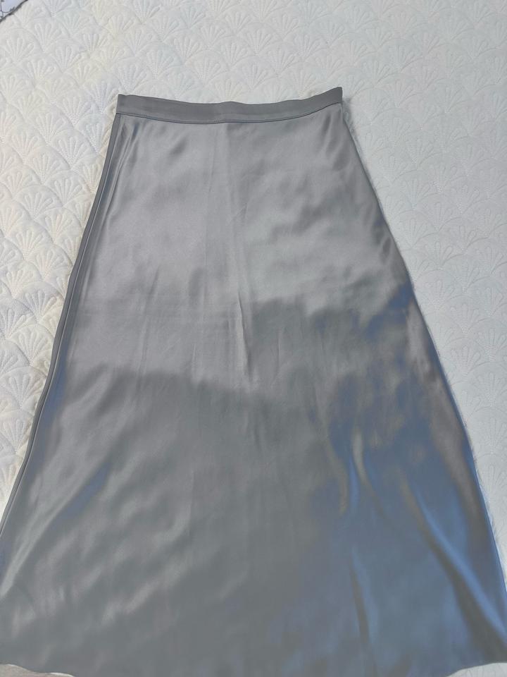 Атласная юбка