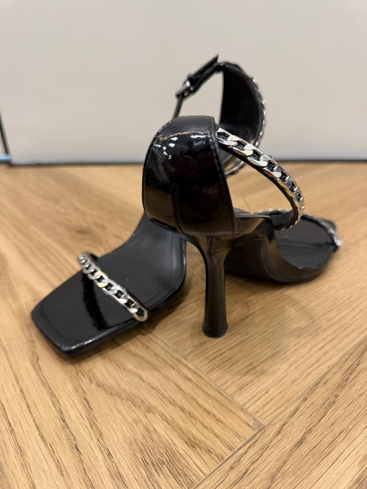 Босоножки Zara