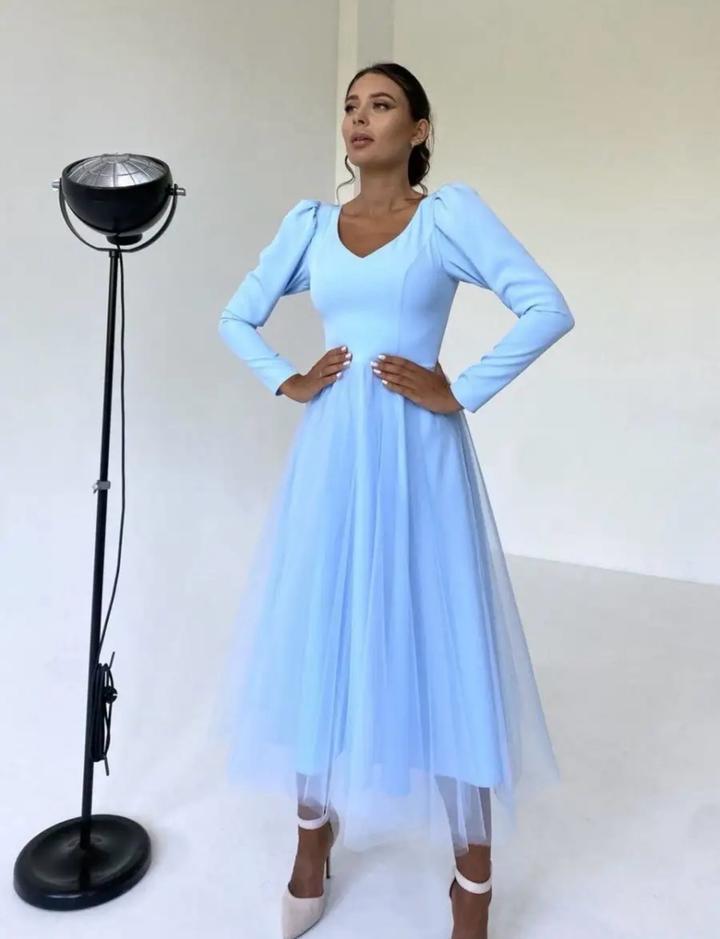 Небесно голубое платье