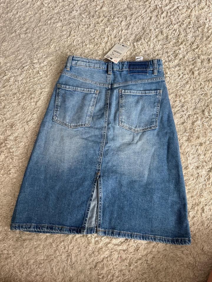 Новая юбочка Zara с этикеткой