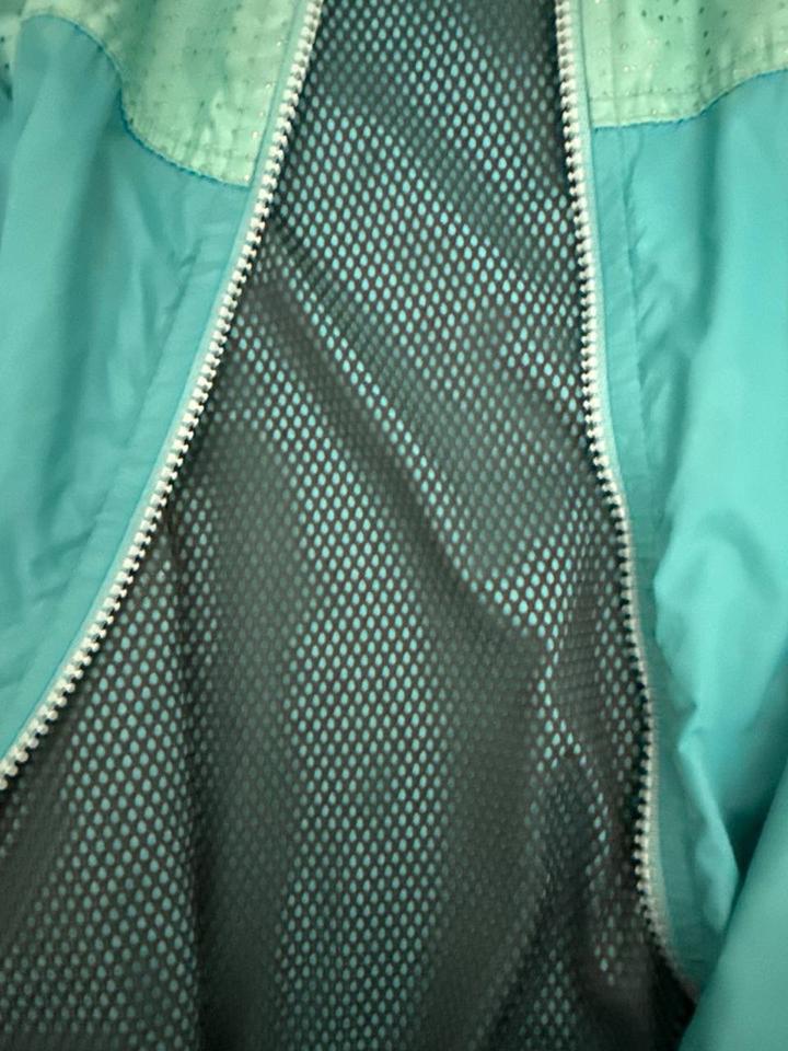 Ветрока Adidas женская