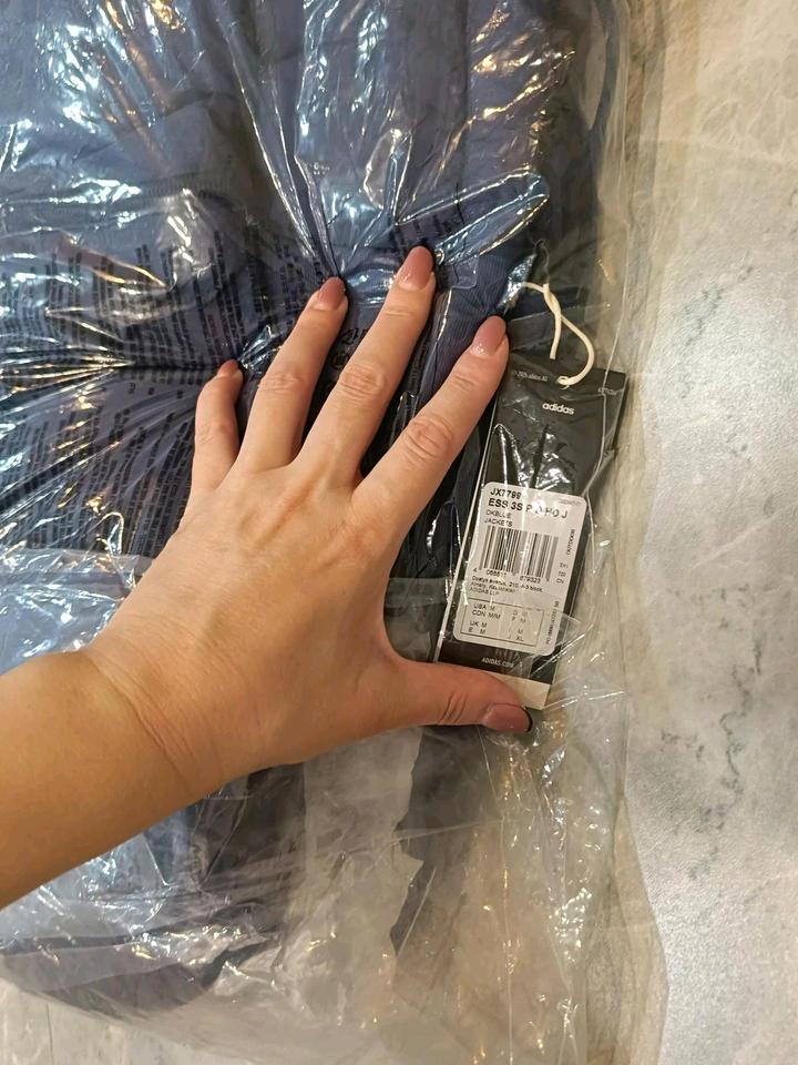 Пуховик новый Adidas оригинал, размер М