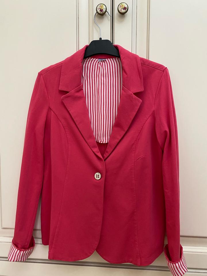 Пиджак трикотажный розовый