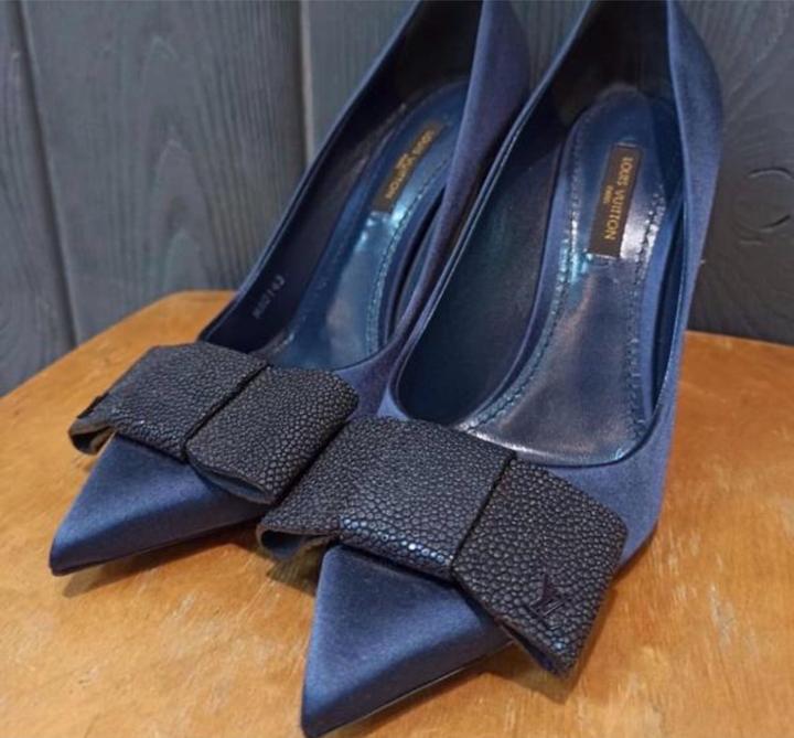 Туфли Louis Vuitton satin bow pumps