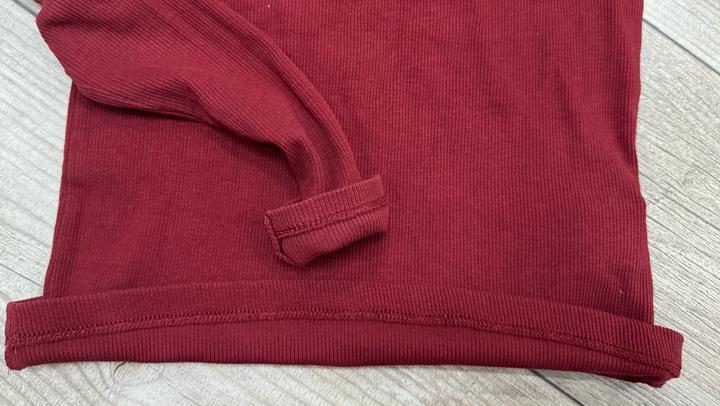 Лонгслив,кофта с вырезом