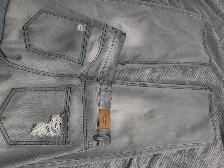 Серые джинсы GJ