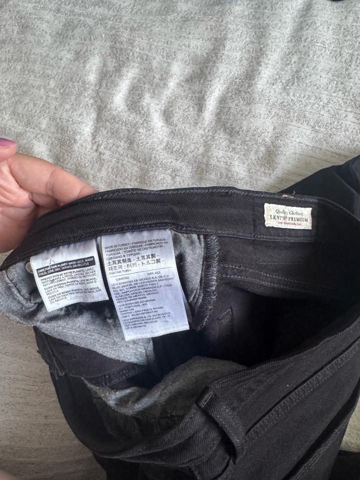 Джинсы Levi’s черные. Модель 501