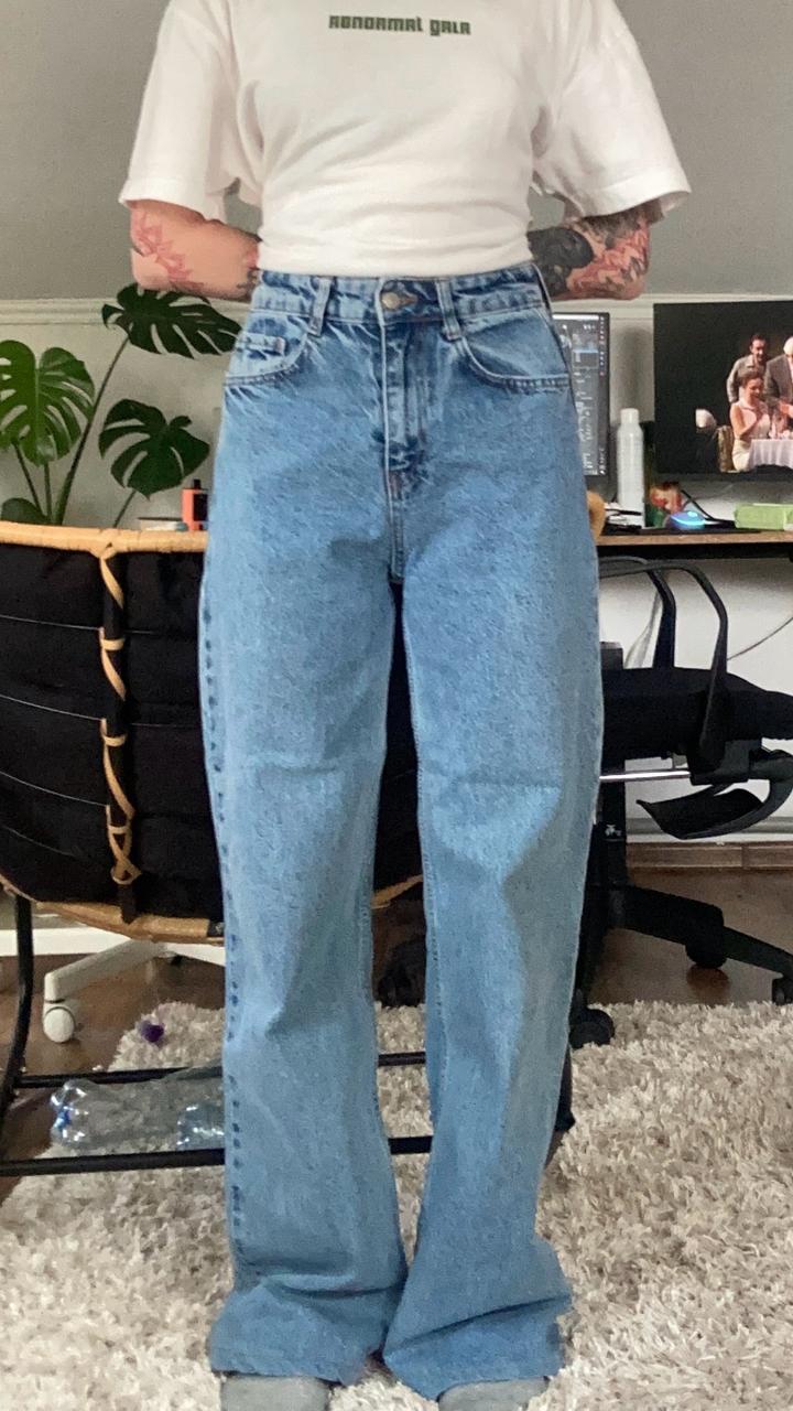 Голубые широкие джинсы 34