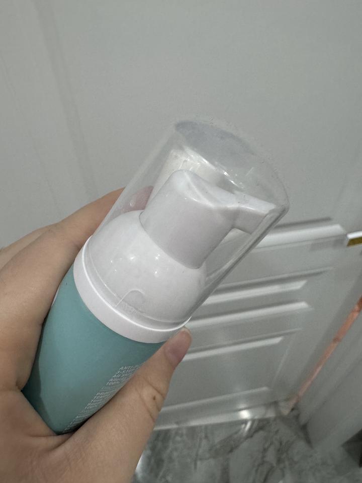 Очищающие средства от бренда Клиник