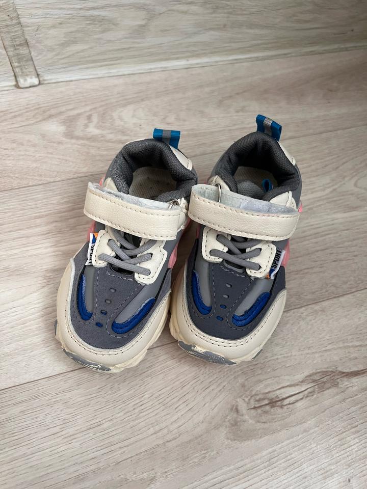 Детские кроссовки для девочек