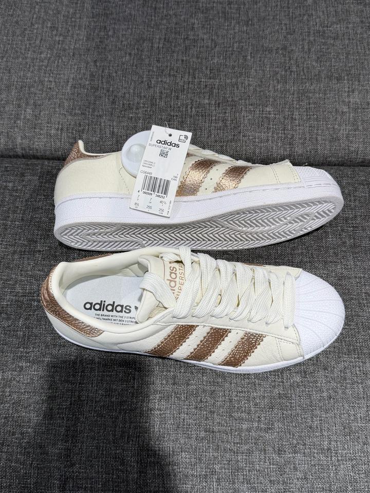 Кроссовки adidas