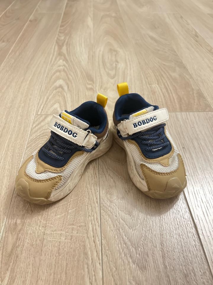 Детские кроссовки