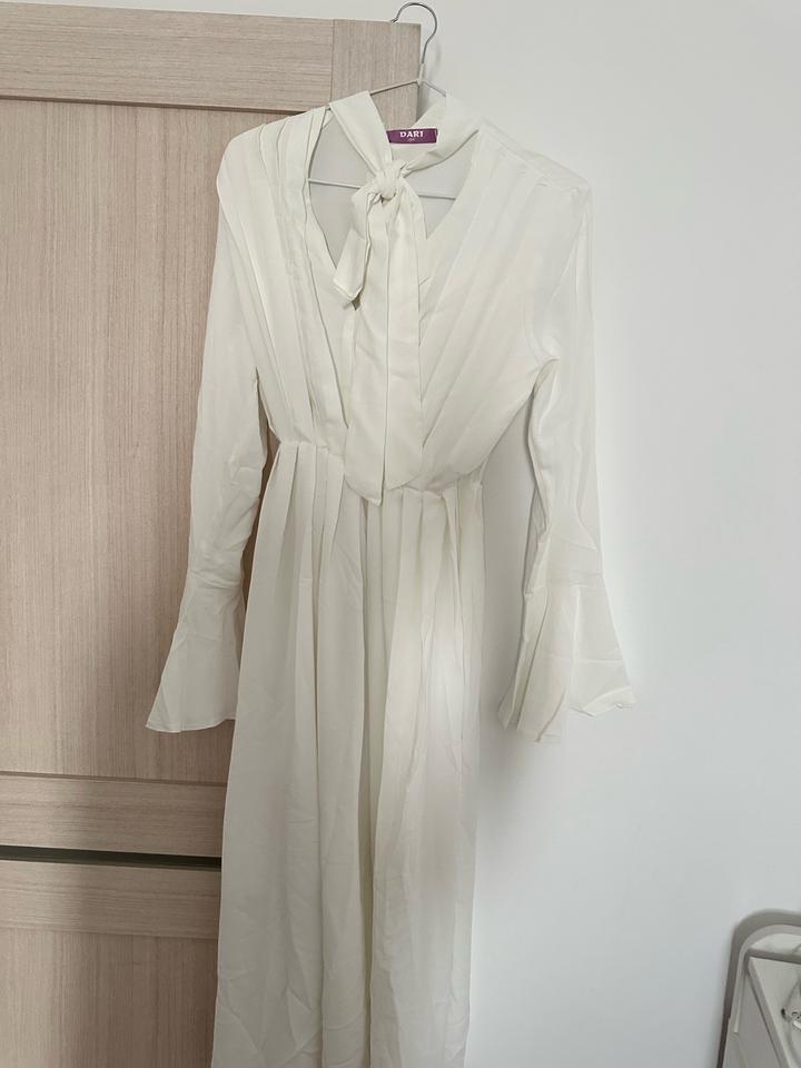 Белое платье