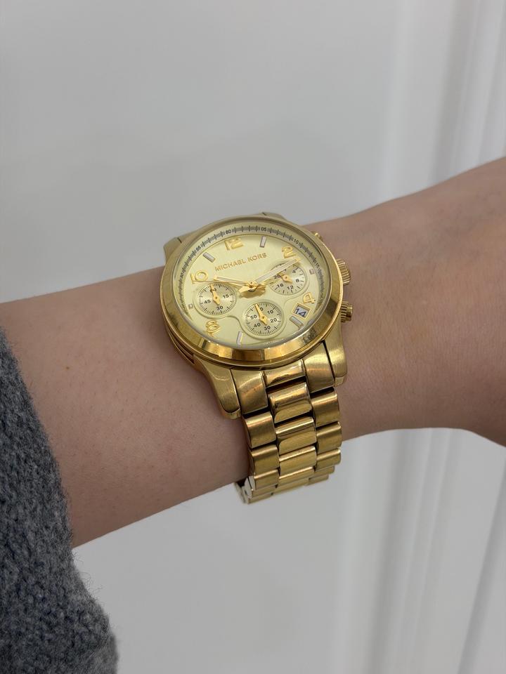 Продается часы