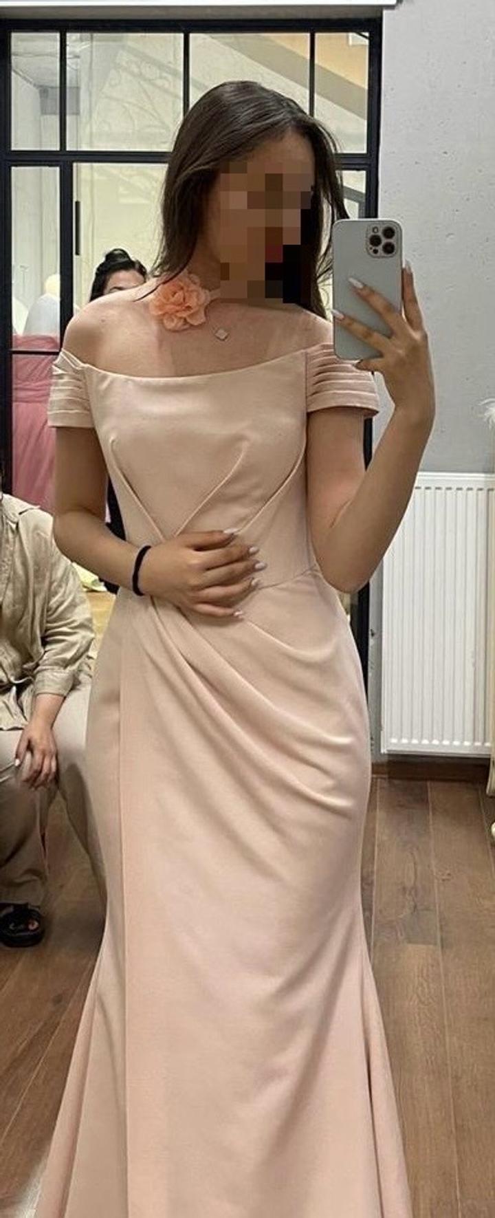 Пудровое платье arunaz atelier