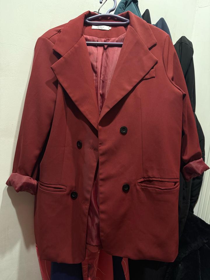 Бордовый пиджак