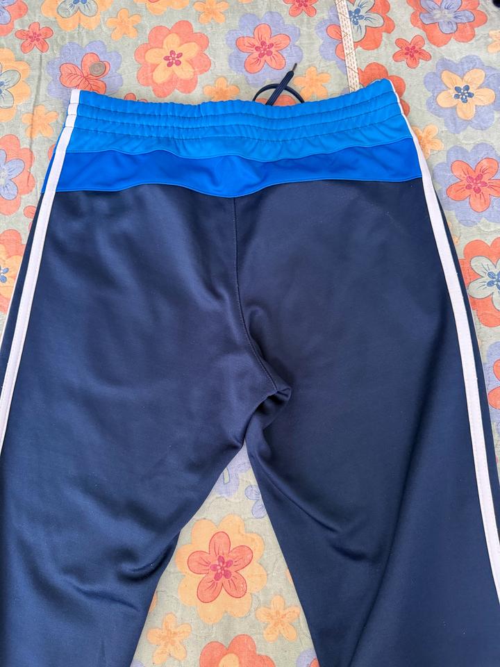 Продам спортивный костюм от Adidas