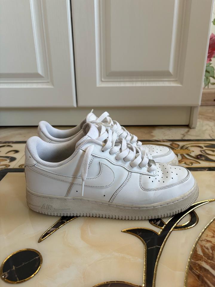 Белые кроссовки Nike Air-Force 1