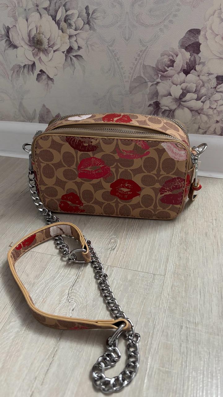 Крос боди Coach