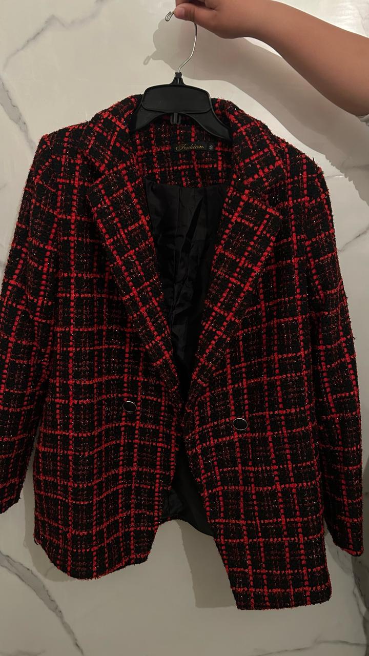 — Тип: женский жакет / костюмный пиджак