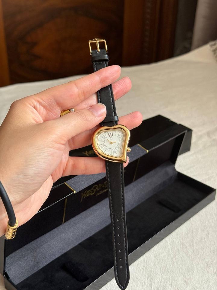 Винтажные часы YvesSaintLaurent
