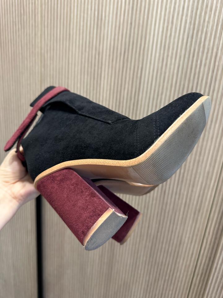 Полусапожки весна-осень, можно и на теплую зиму.