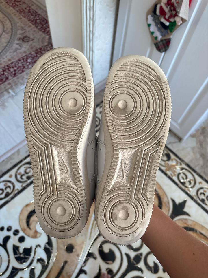 Белые кроссовки Nike Air-Force 1
