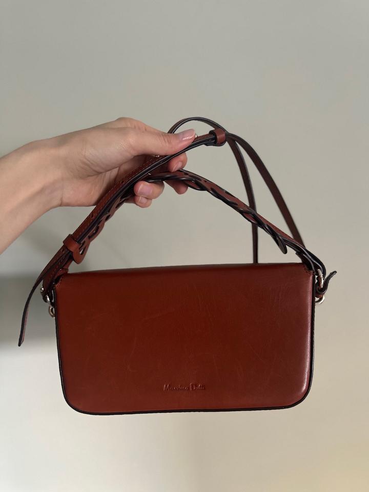 Сумка кроссбоди MASSIMO DUTTI. Натуральная кожа