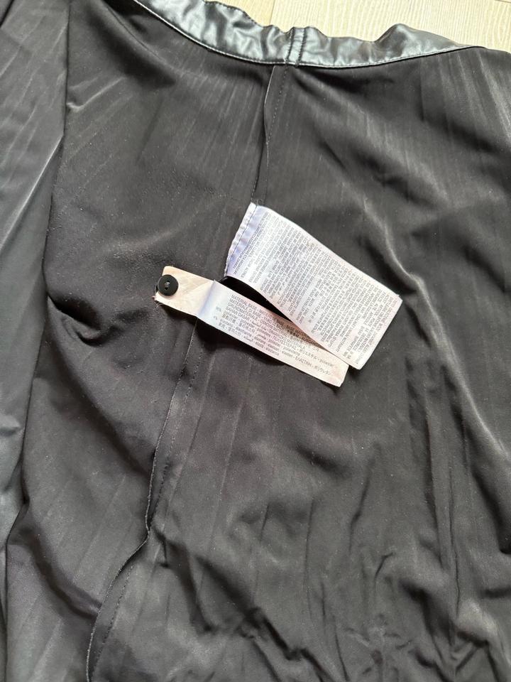 Черная юбка от Zara