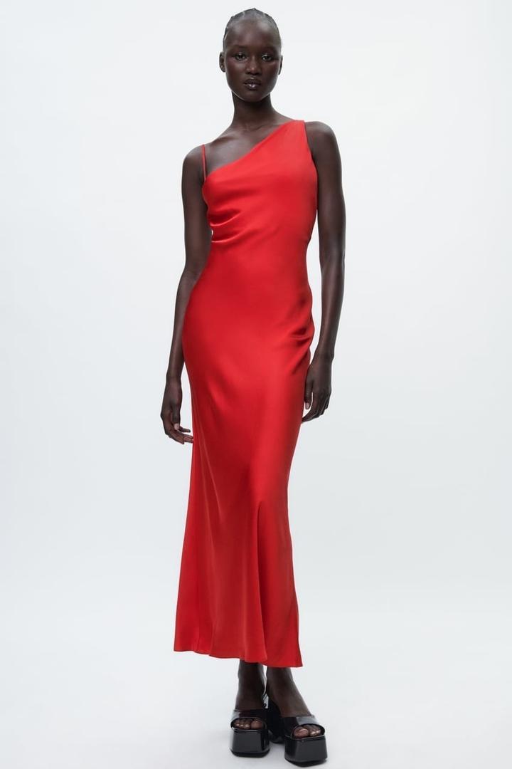 Красное платье