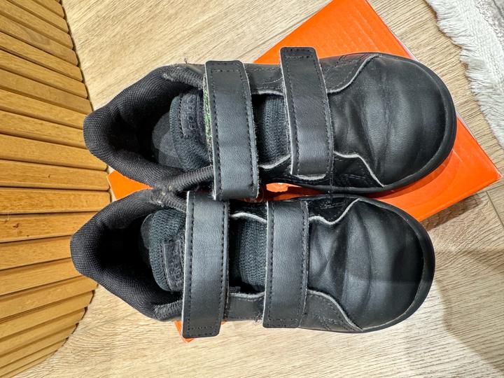 Детские кроссовки 26