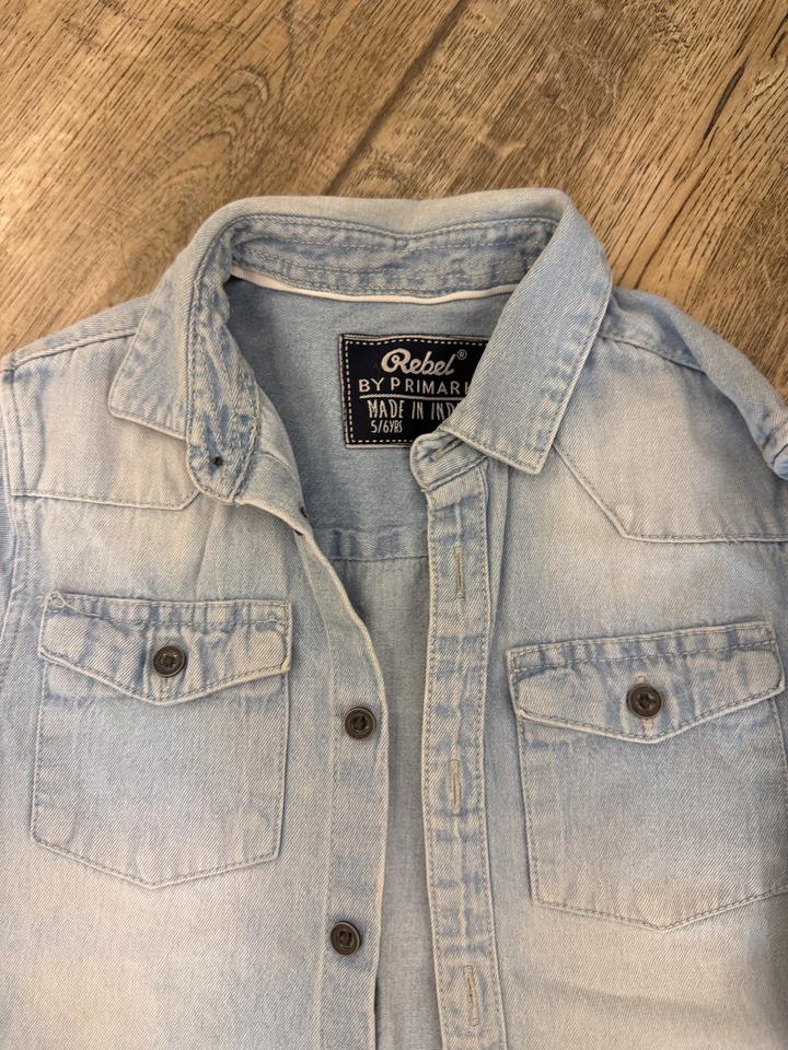 Джинсовая рубашка