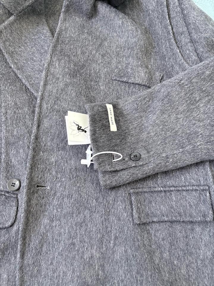 Серое пальто-пиджак из кашемира