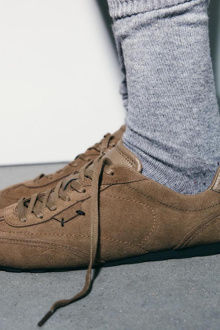 Кроссовки Zara