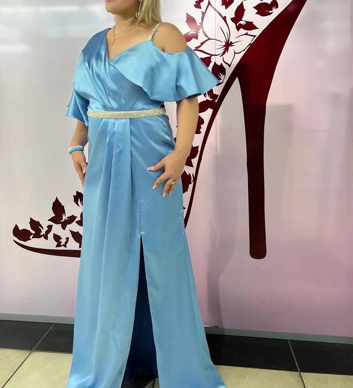 Вечернее платье голубое