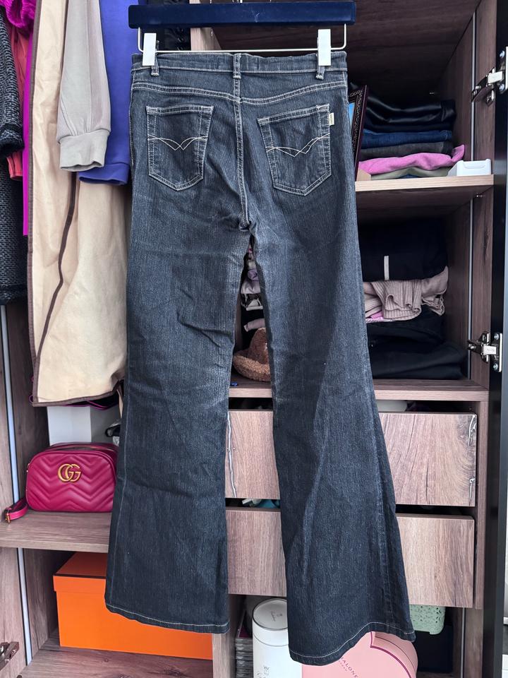 Джинсы клеш