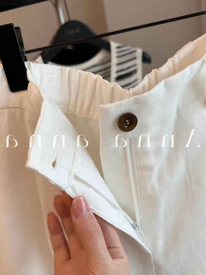 Белые льняные шорты