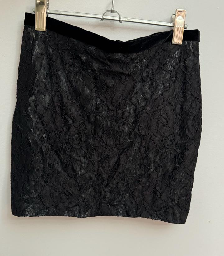 Юбка с кружевом