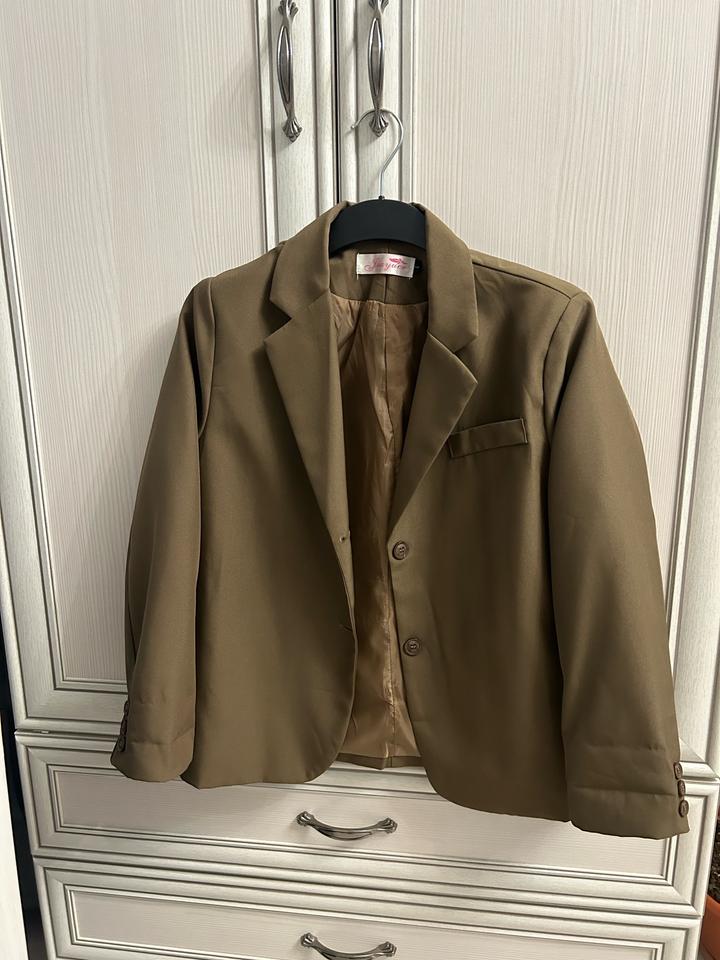 коричневый пиджак