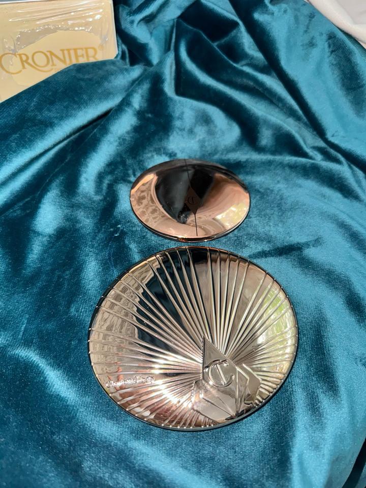 Оригинал Бронзер от Charlotte Tilbury не использованый