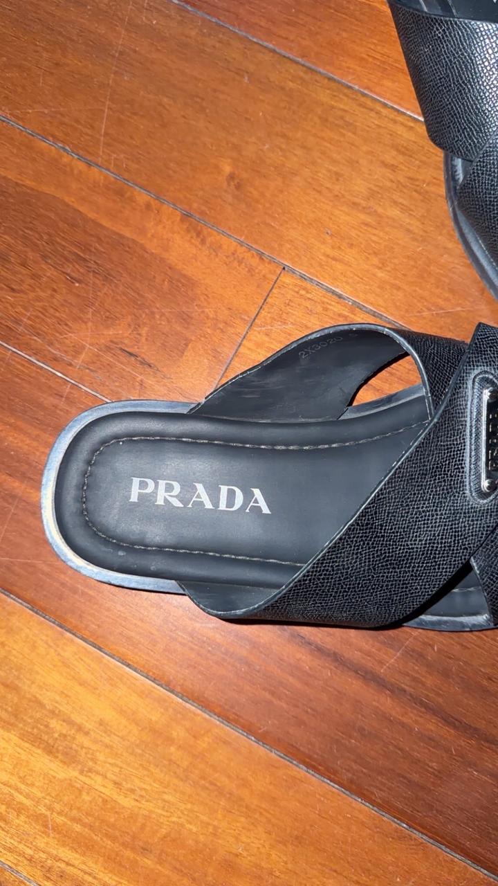 Тапочки Prada