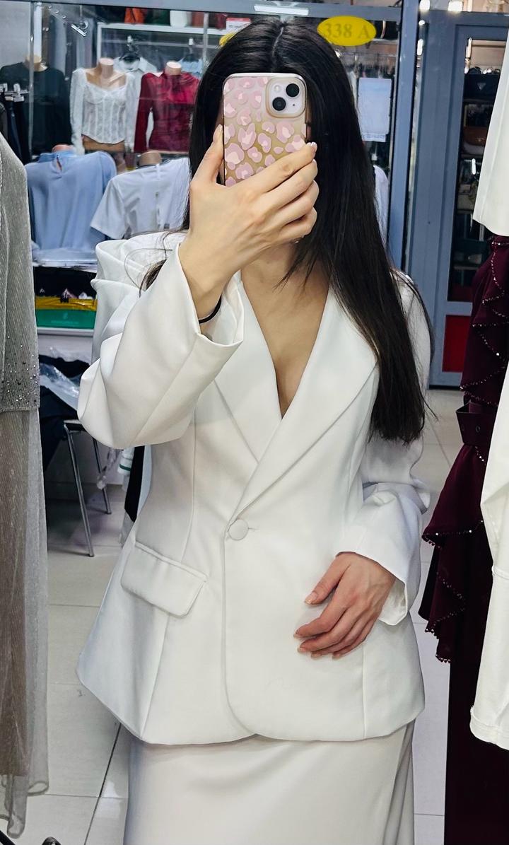 Пиджак белого цвета