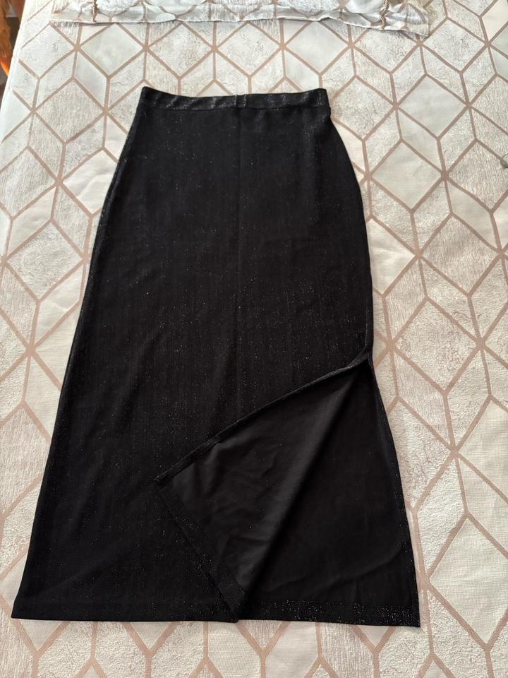 Черная юбка прямая с блестками