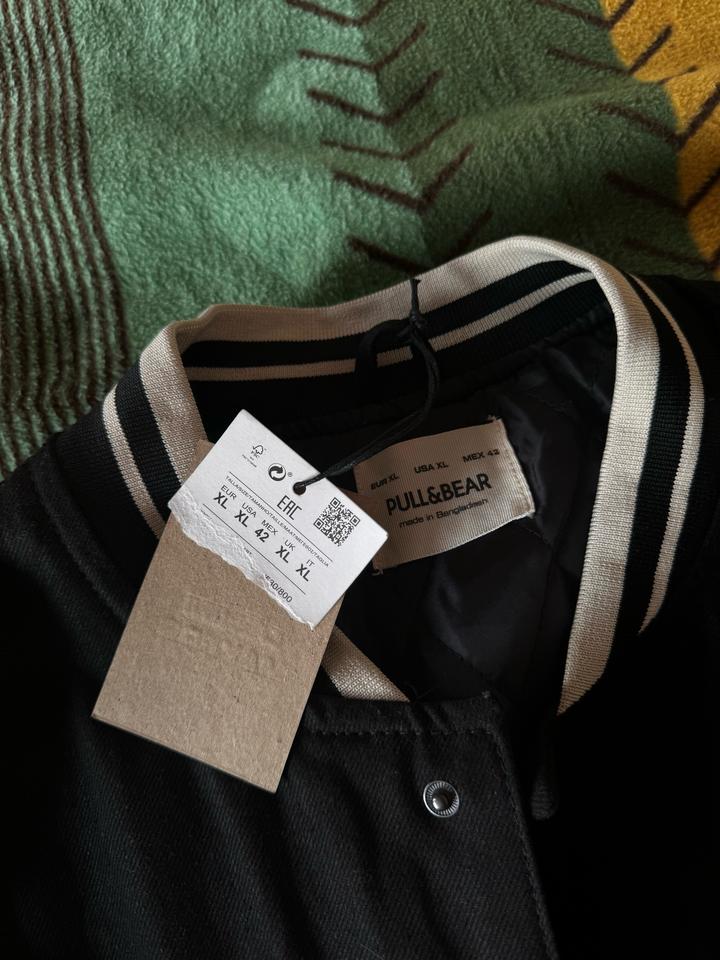 Бомбер новый с этикеткой