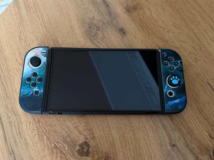 Игровая приставка Nintendo Switch OLED белый