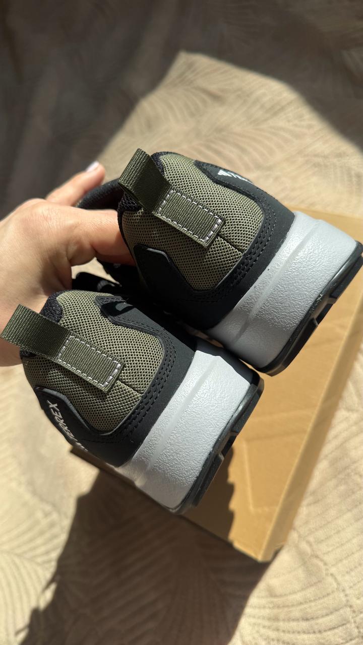 Adidas женские кроссовки