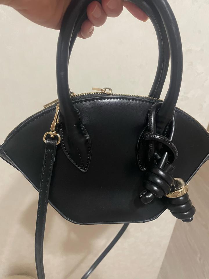 Черная сумка Zara