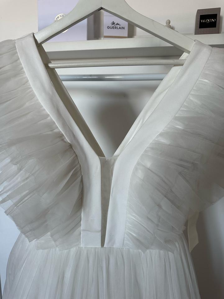 Платье на выпускной, или свадебное, миди