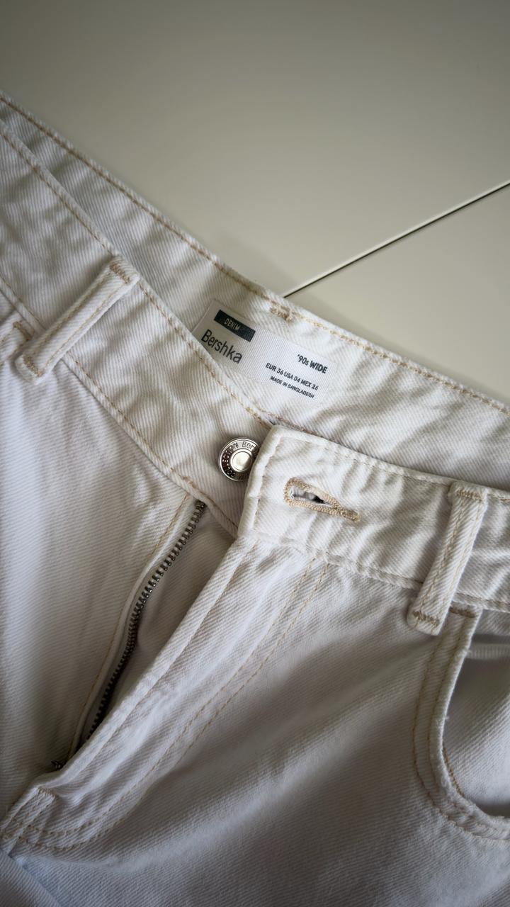 Джинсы Bershka